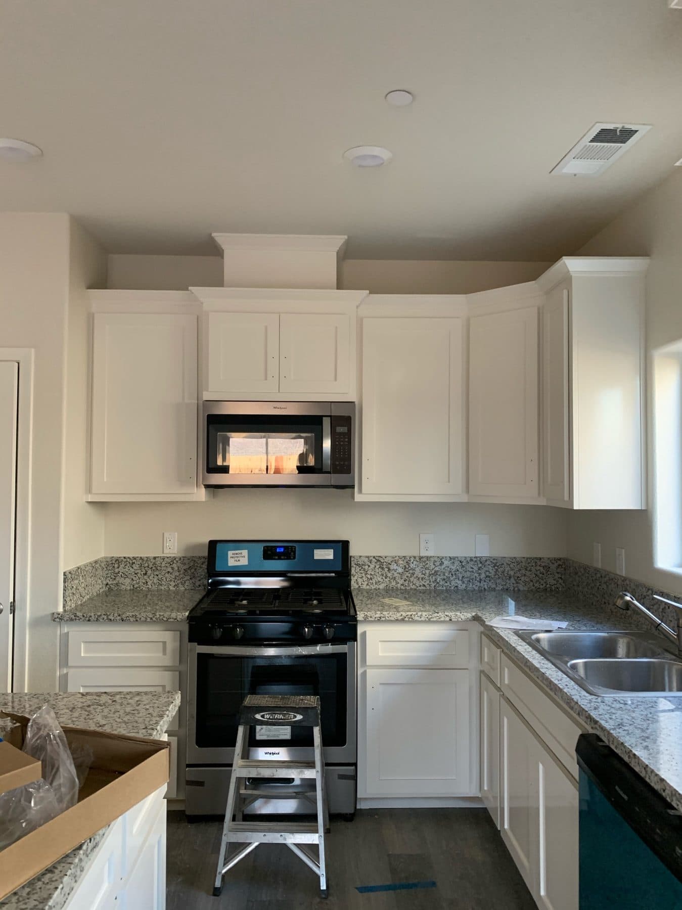White shaker kitchen